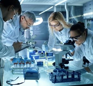ELRIG drug discovery - scientists in lab